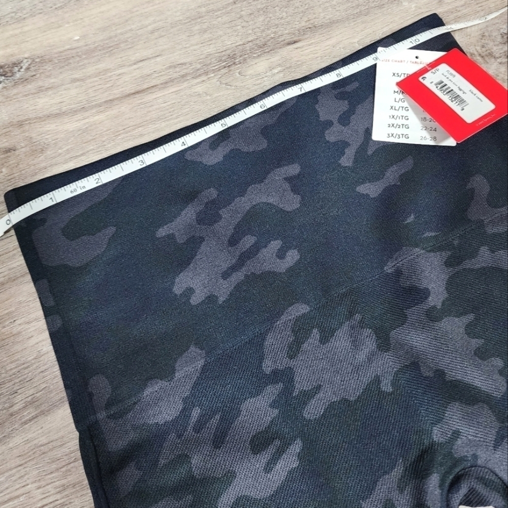 Spanx Look At Me Now Black Camo Leggings Size Small - New With Tags - Picture 6 of 7
